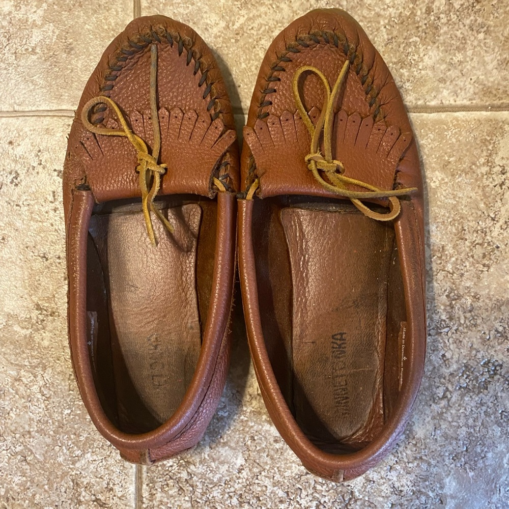 Minnetonka Deerskin Kilty Moccasin